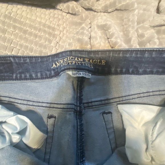 American Eagle women’s jeans - Picture 3 of 3